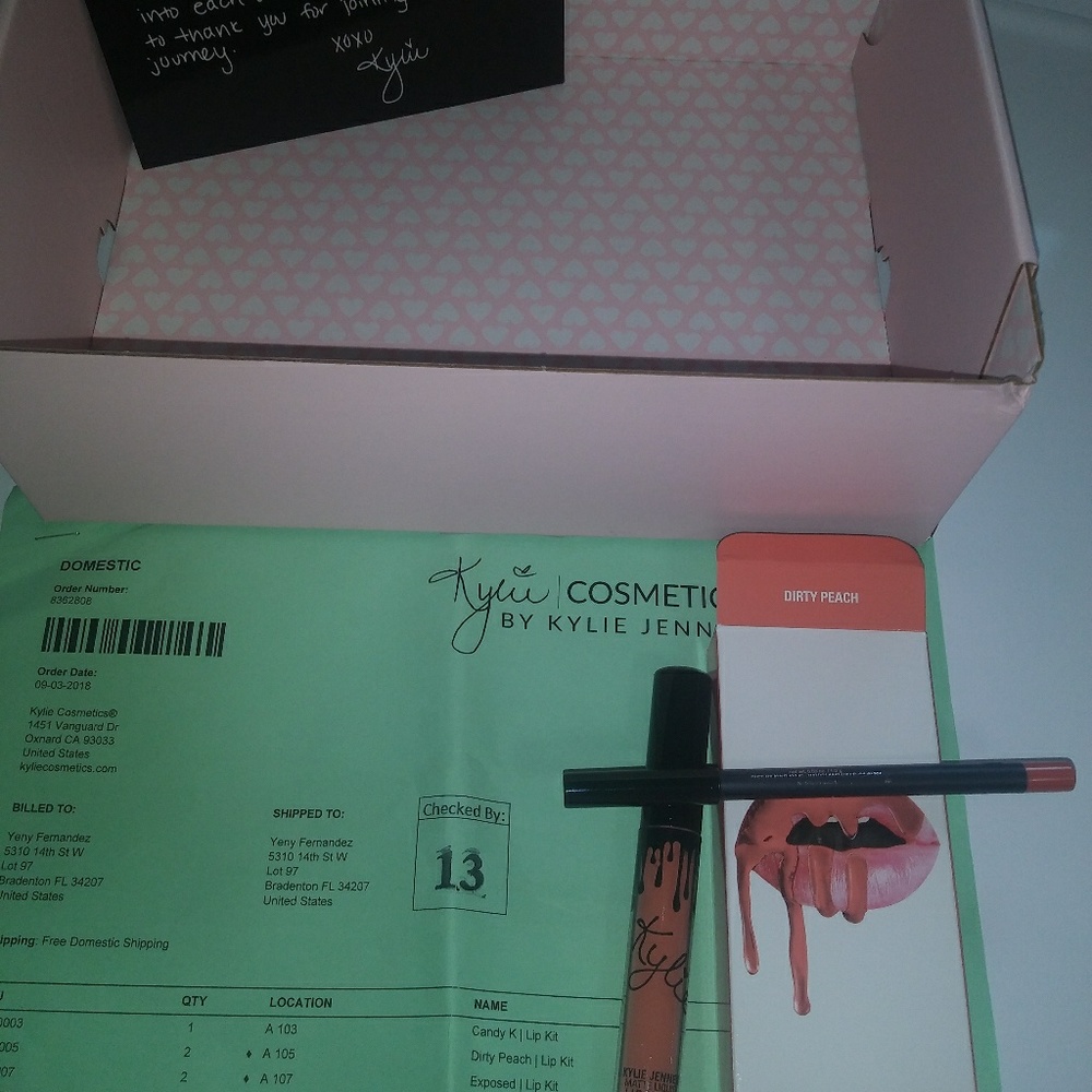 Kylie Jenner Matte Lip Kit DIRTY PEACH
